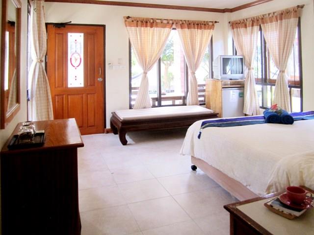 Beachfront Cottage - Free WiFi access