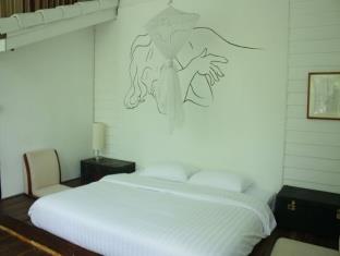 Standard Air Conditioning - Free WiFi access - Breakfast included