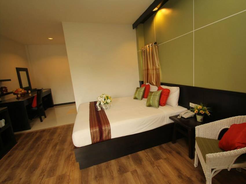 Deluxe Double with Breakfast - Free WiFi access - Breakfast included