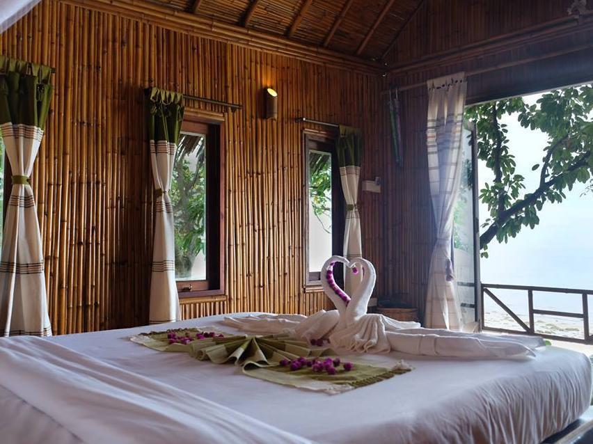 Beachfront Bungalow with Breakfast - Breakfast included
