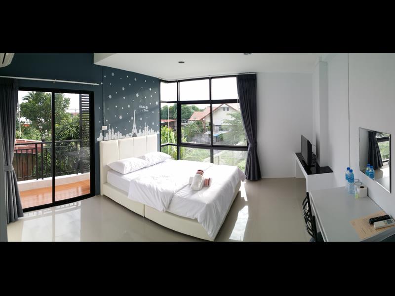 Corner Room - Free WiFi access