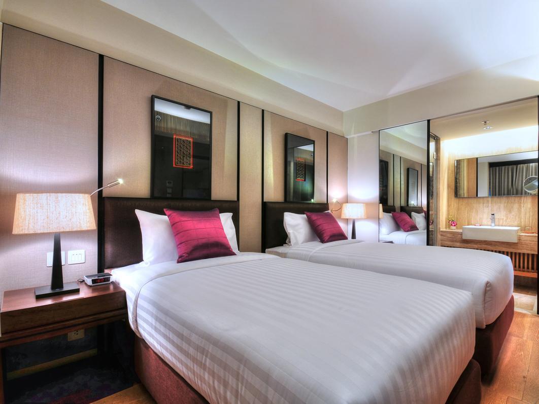 One Bedroom Deluxe Twin Suite with Buffet Breakfast - Free WiFi access - Breakfast included