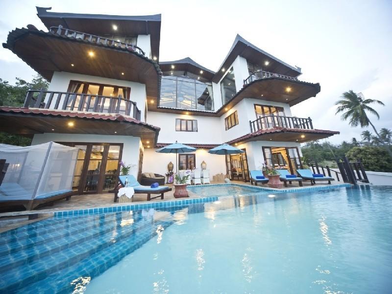 4 Bedroom Majestic Royal Grand Deluxe Thai Villa - Free WiFi access - Breakfast included