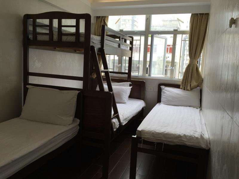 Newly renovated - Quad Room w/ Bunk beds & 1 single bed - Free WiFi access