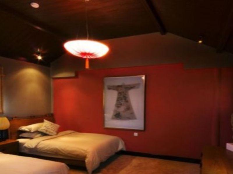 Twin Bedroom - Free WiFi access - Breakfast included