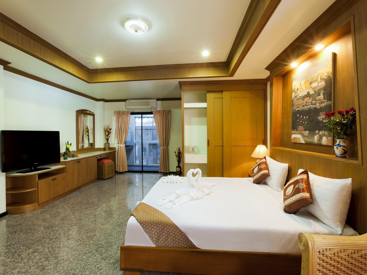 Deluxe for 4 with Kitchen - Free WiFi access