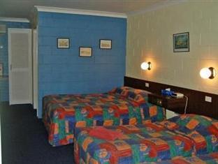 Family Room (4) - Free WiFi access