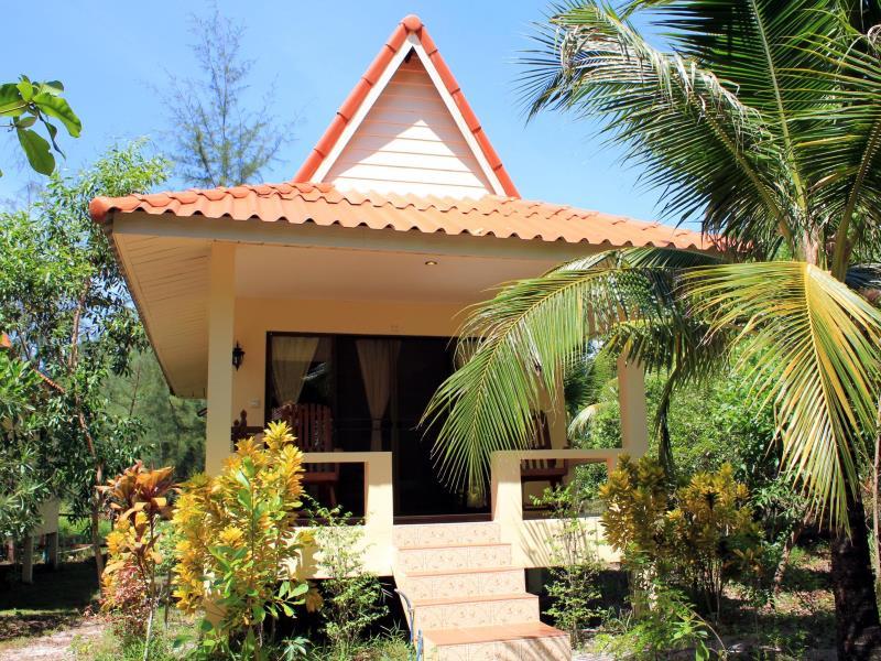 Family Deluxe Bungalow with Air - Best price guarantee