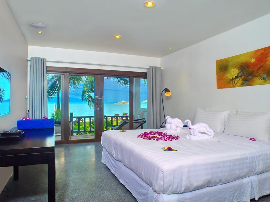 Ground Floor Superior Beachfront Room - Free WiFi access - Breakfast included