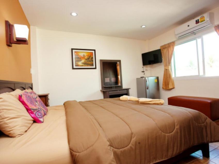 Large Standard Room - Free WiFi access