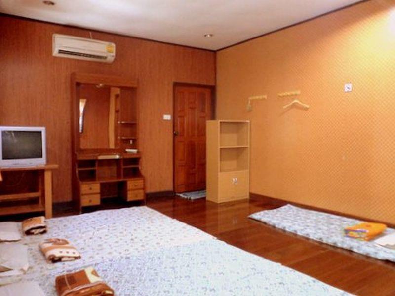 Two-Bedroom House - Free WiFi access - Breakfast included
