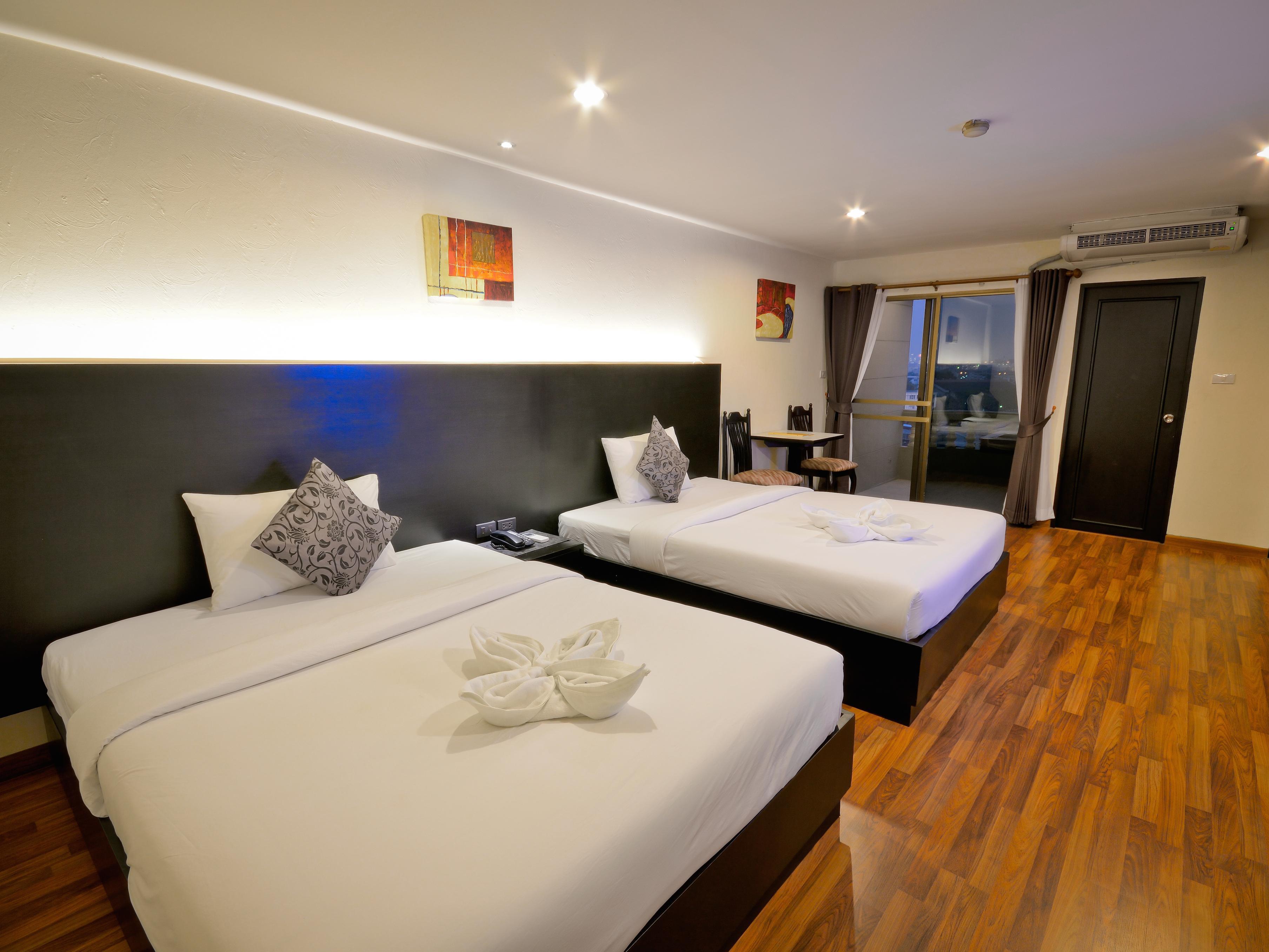 Junior Suite 2 Queen Size Beds - Free WiFi access