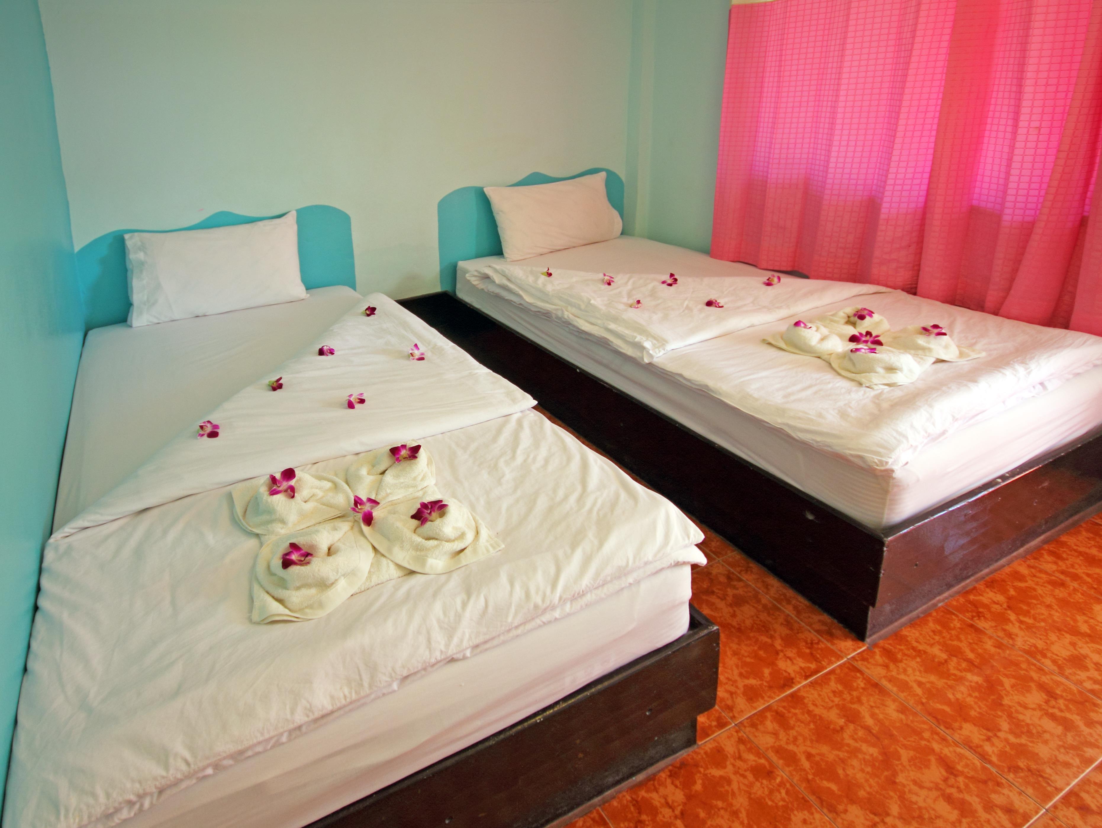 Bungalow Twin Bed Room Only - Best price guarantee