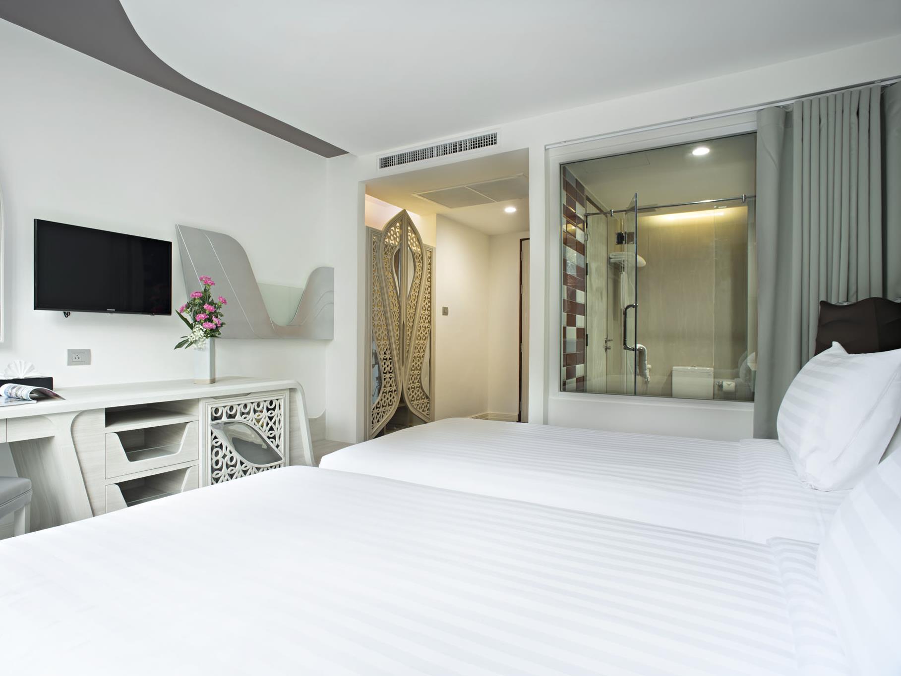 Deluxe Pool View Breakfast Included - Free WiFi access - Breakfast included